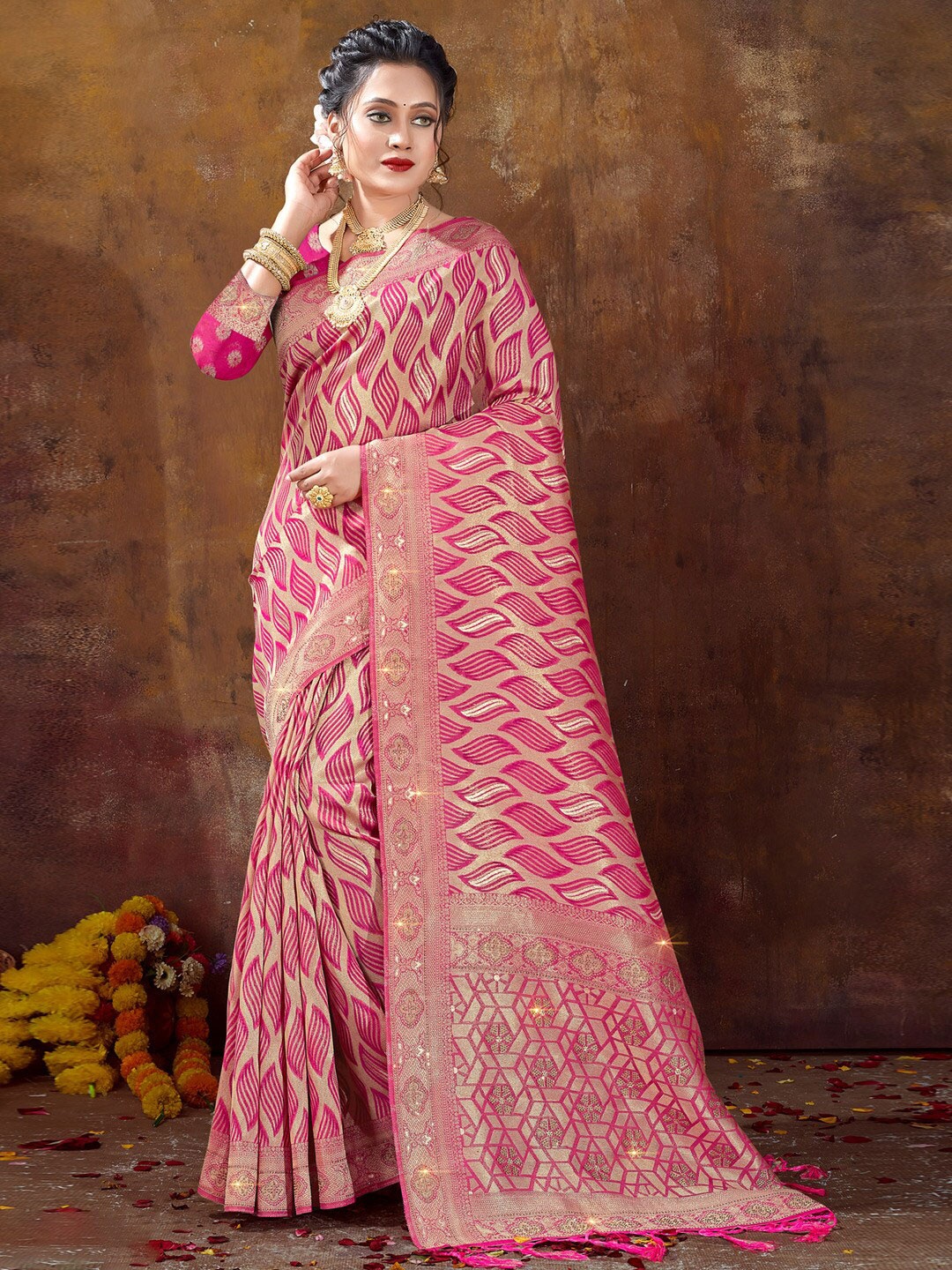 

SANGAM PRINTS Ethnic Motifs Woven Design Zari Organza Saree, Pink