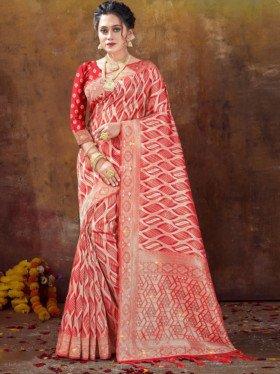 

SANGAM PRINTS Woven Design Zari Organza Saree, Red