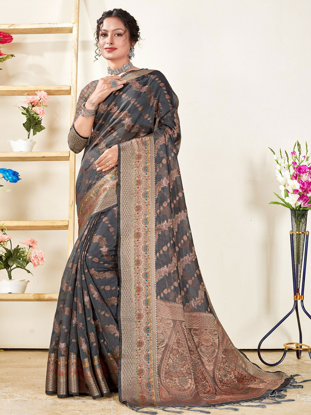 

SANGAM PRINTS Woven Design Zari Organza Saree, Grey