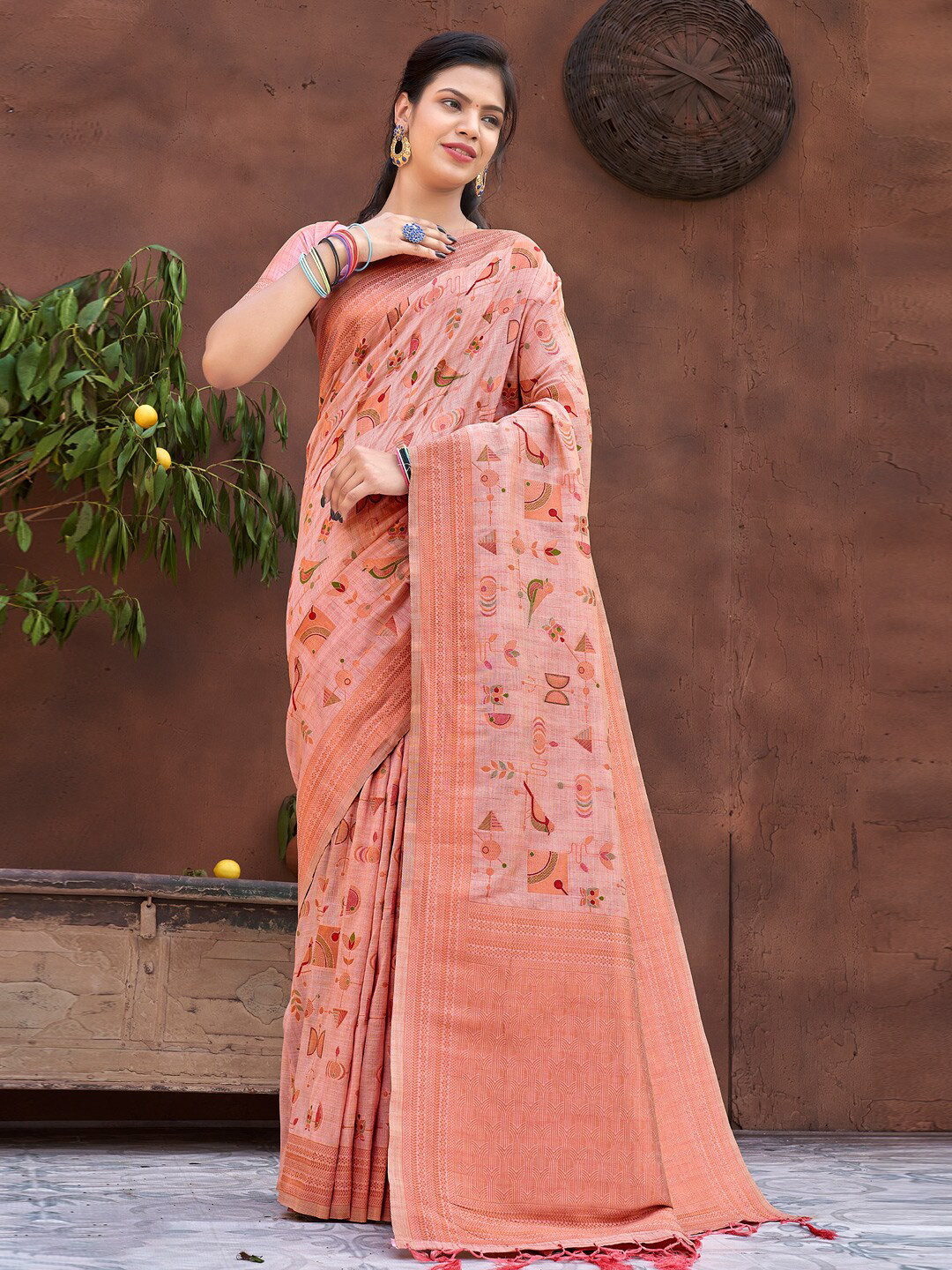 

SANGAM PRINTS Woven Design Zari Silk Blend Saree, Pink