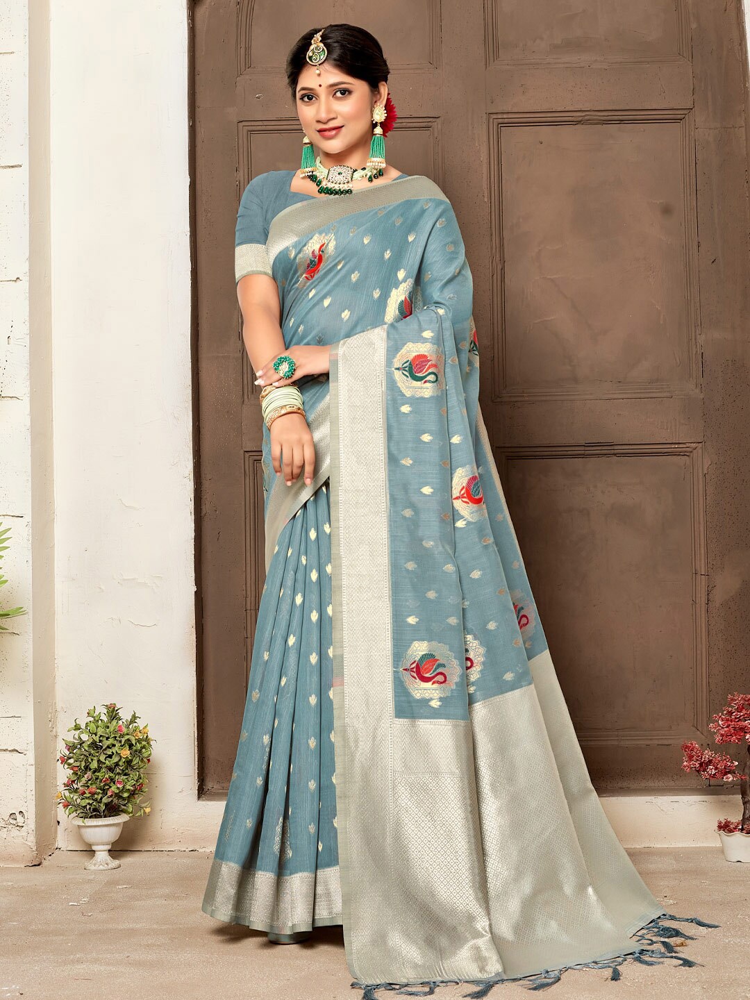 

SANGAM PRINTS Woven Design Zari Saree, Grey