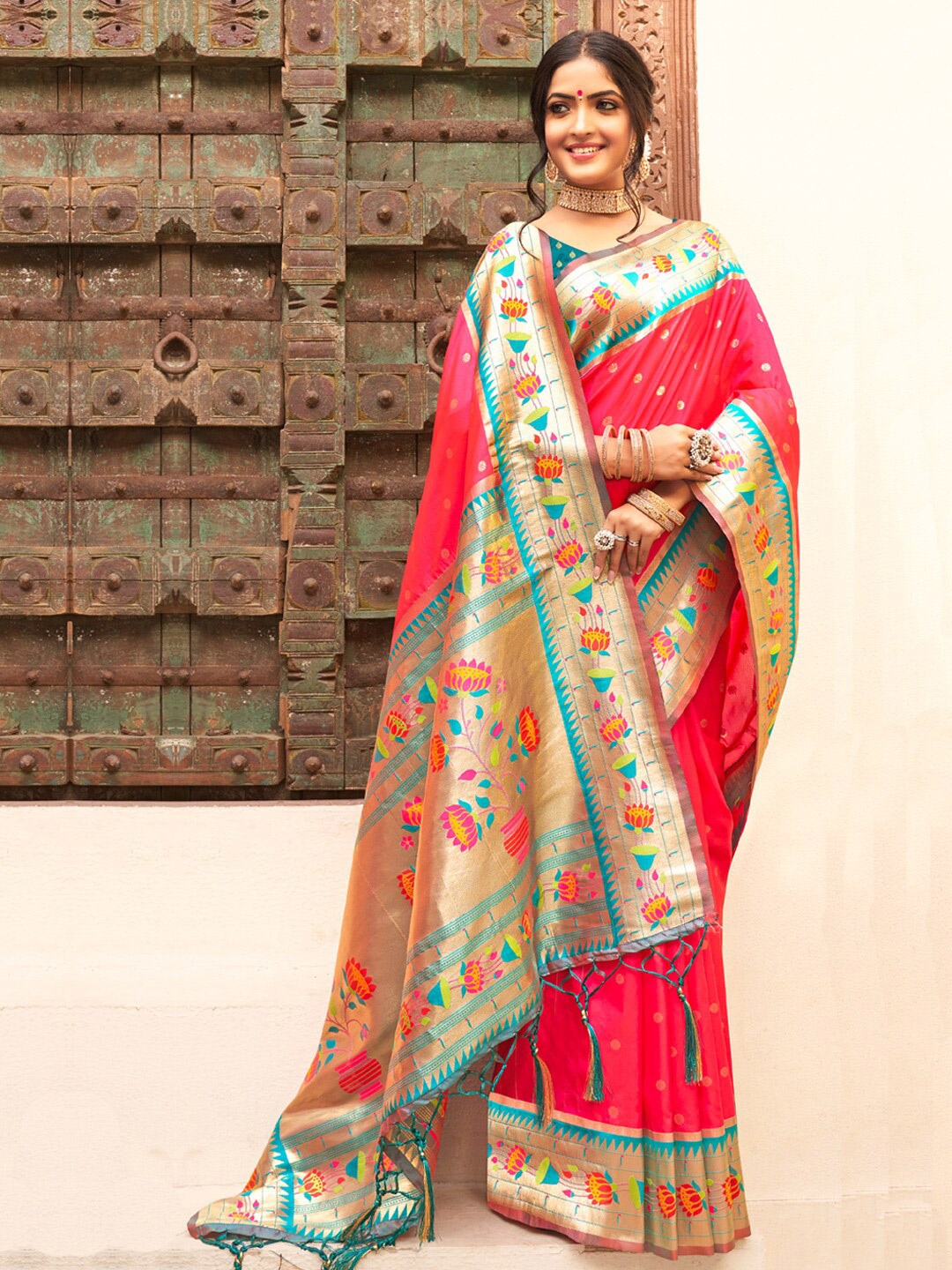 

SANGAM PRINTS Woven Design Zari Paithani Saree, Pink