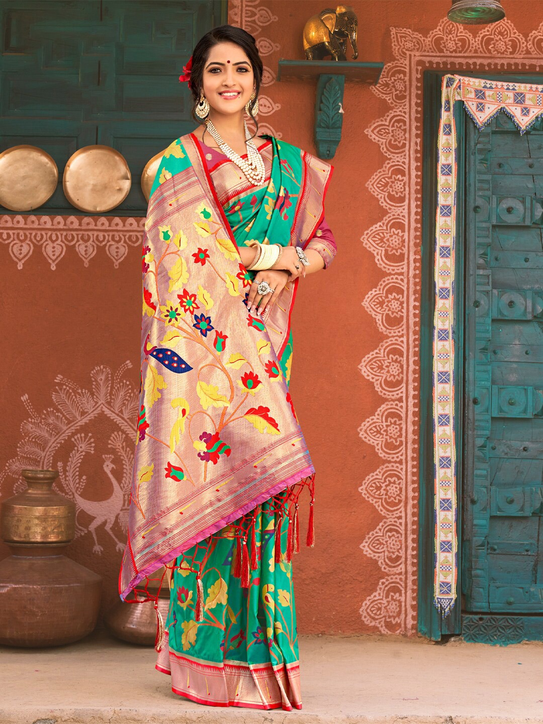 

SANGAM PRINTS Woven Design Zari Paithani Saree, Green