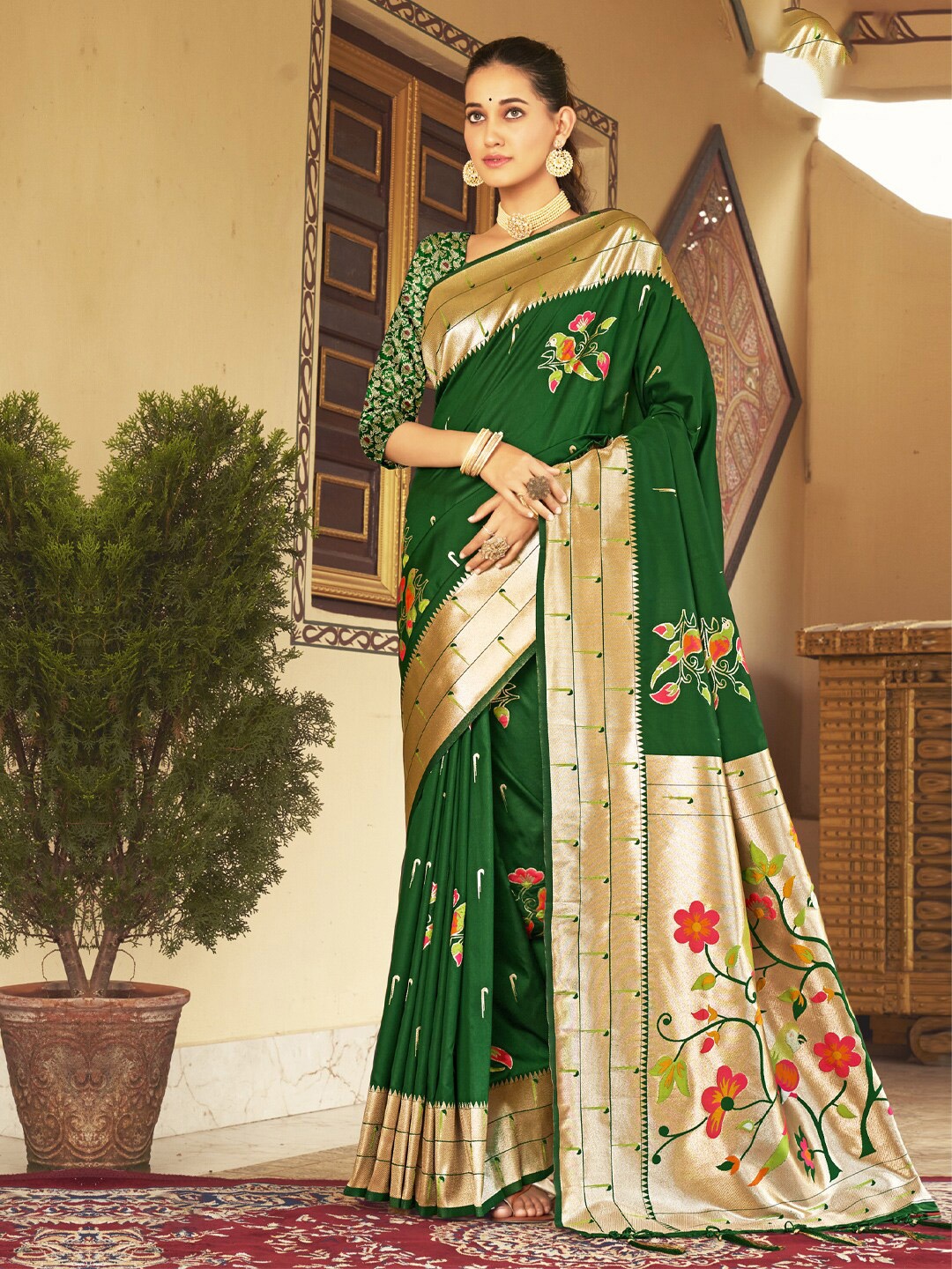 

SANGAM PRINTS Woven Design Zari Paithani Saree, Green