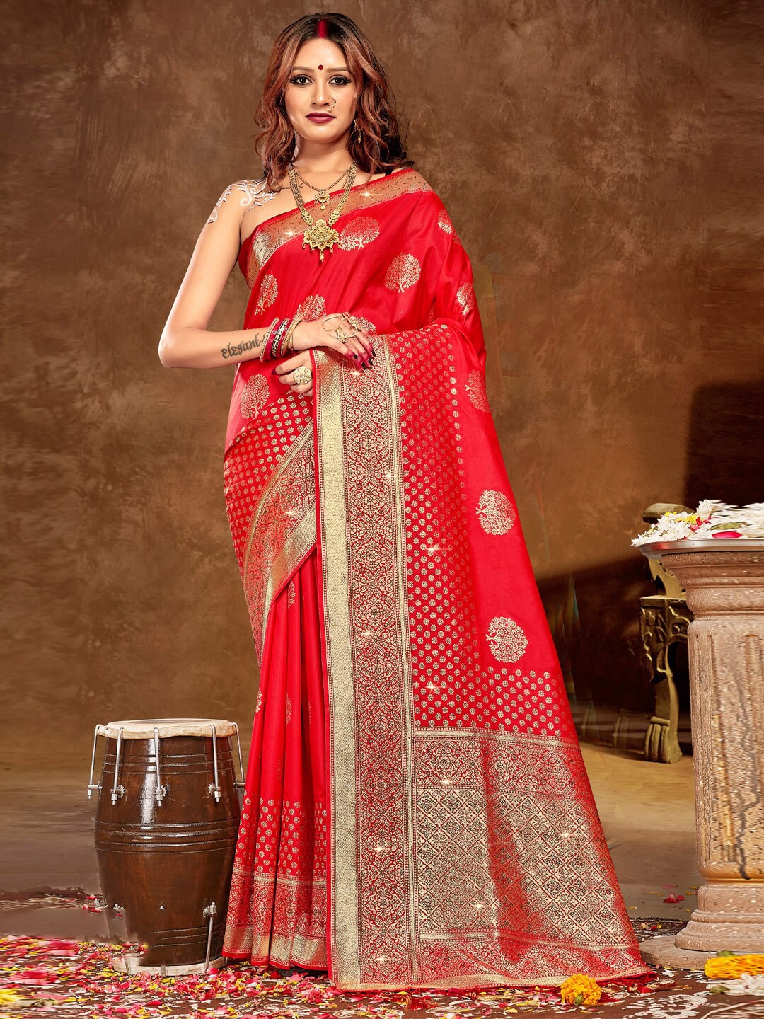 

SANGAM PRINTS Woven Design Zari Banarasi Saree, Red