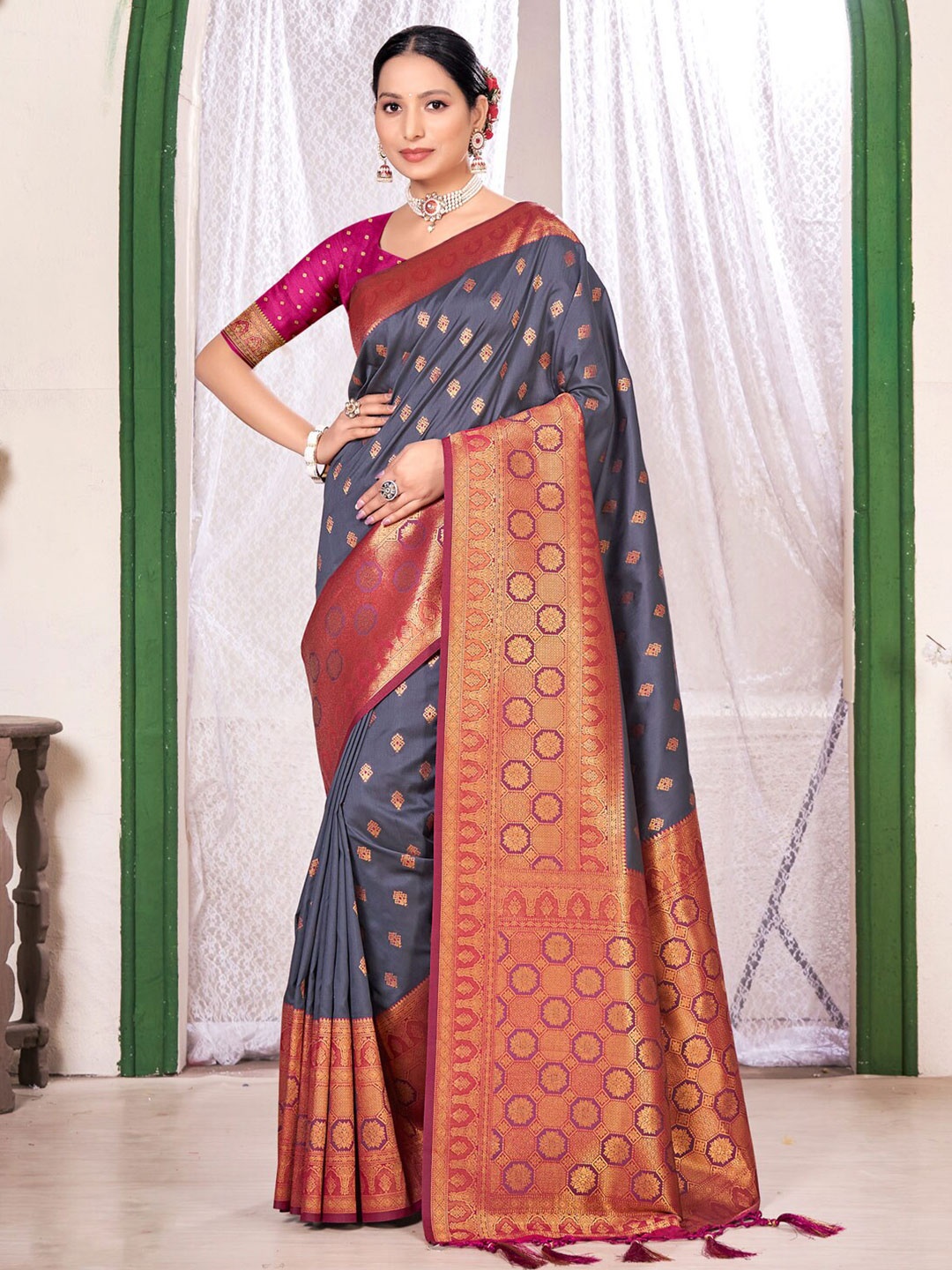 

SANGAM PRINTS Ethnic Motifs Woven Design Zari Banarasi Saree, Grey