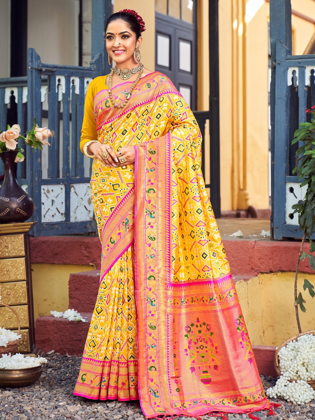 

SANGAM PRINTS Ethnic Motifs Woven Design Zari Patola Saree, Yellow