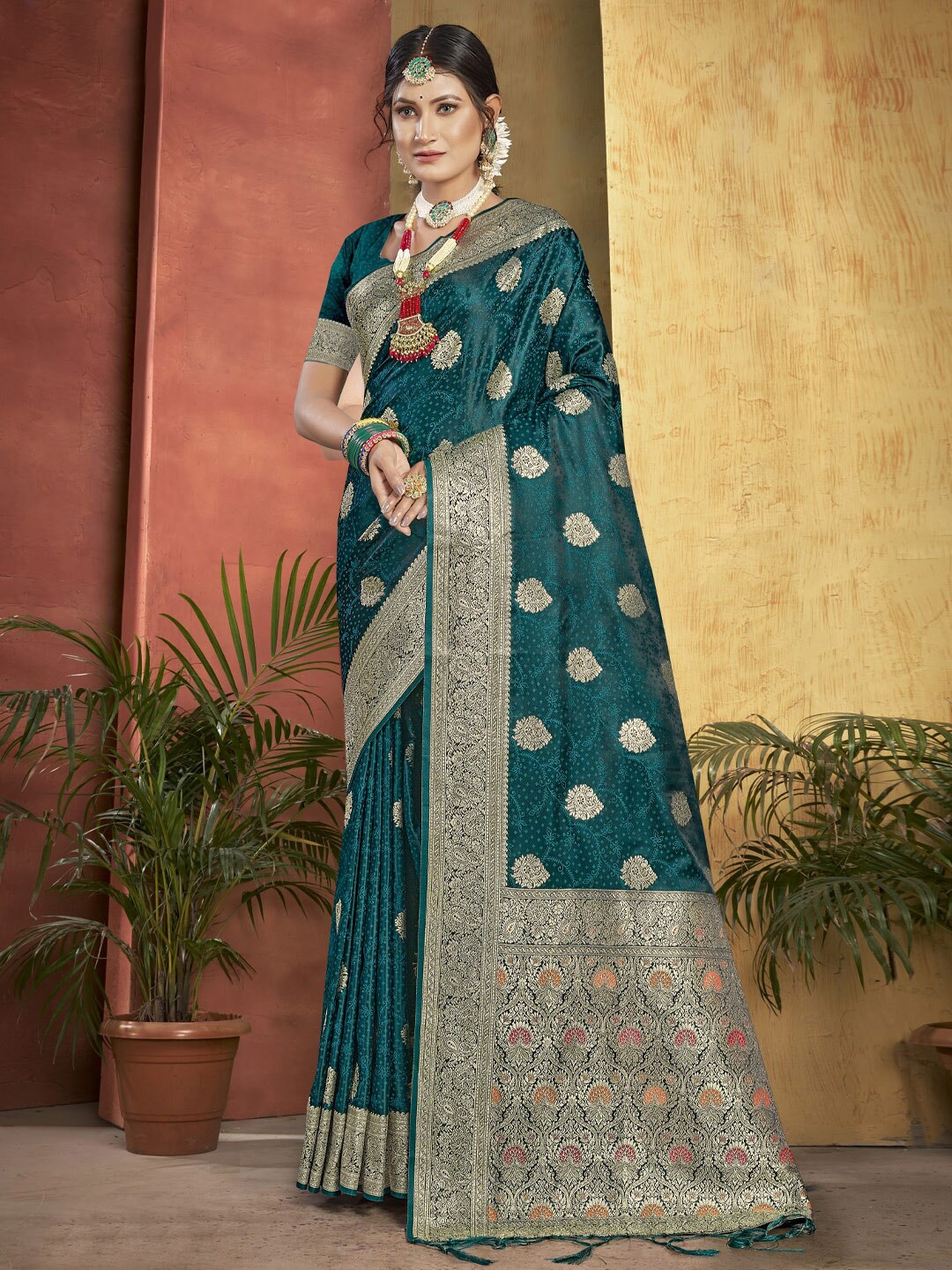 

SANGAM PRINTS Ethnic Motifs Woven Design Zari Banarasi Saree, Sea green