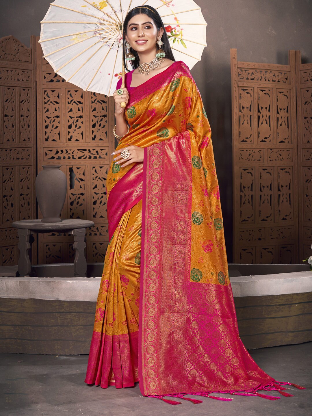 

SANGAM PRINTS Floral Woven Design Zari Kanjeevaram Saree, Yellow