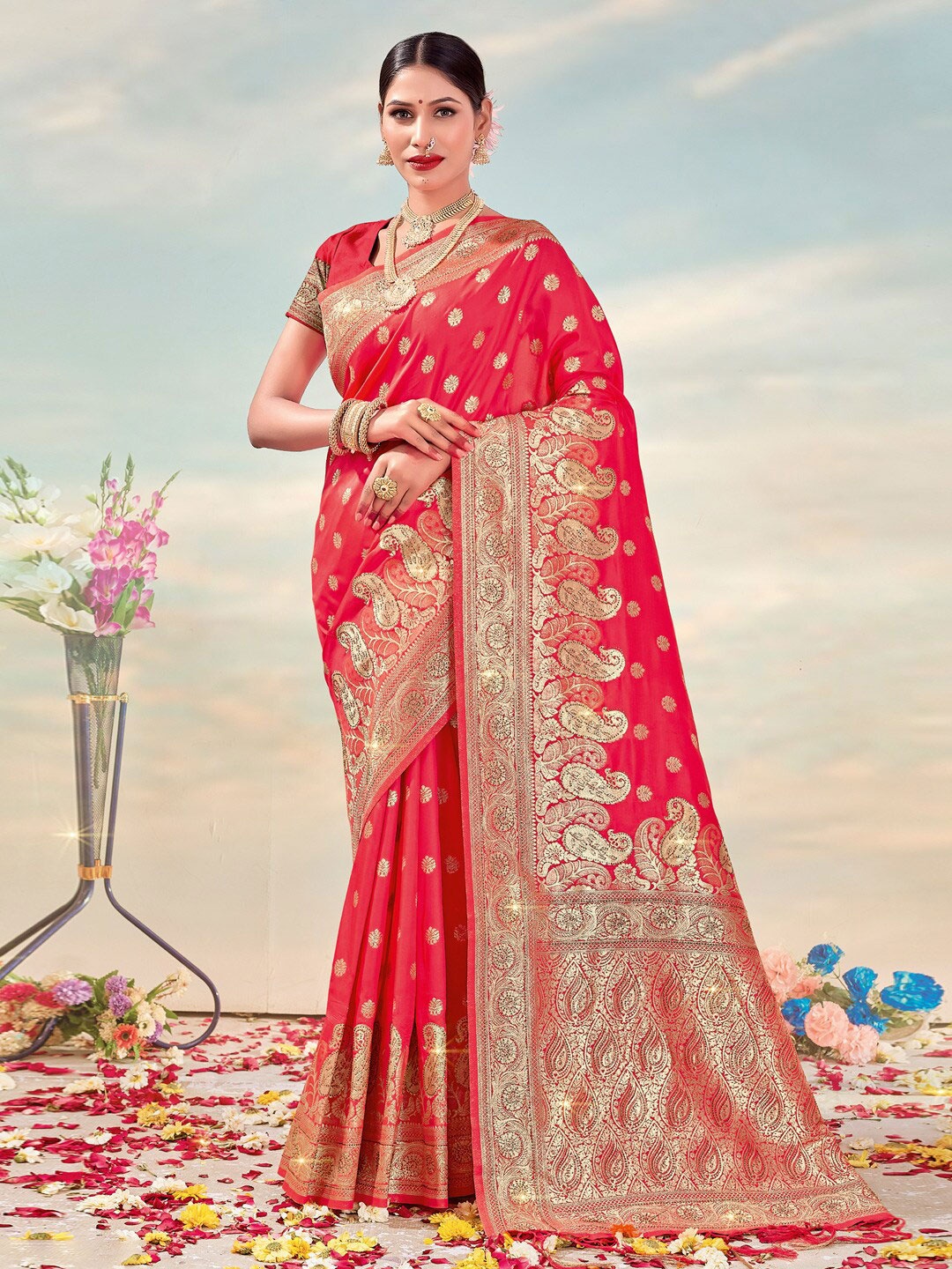 

SANGAM PRINTS Woven Design Zari Silk Blend Saree, Pink