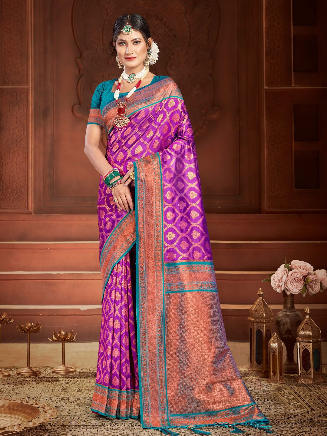 

SANGAM PRINTS Woven Design Zari Silk Blend Banarasi Saree, Violet