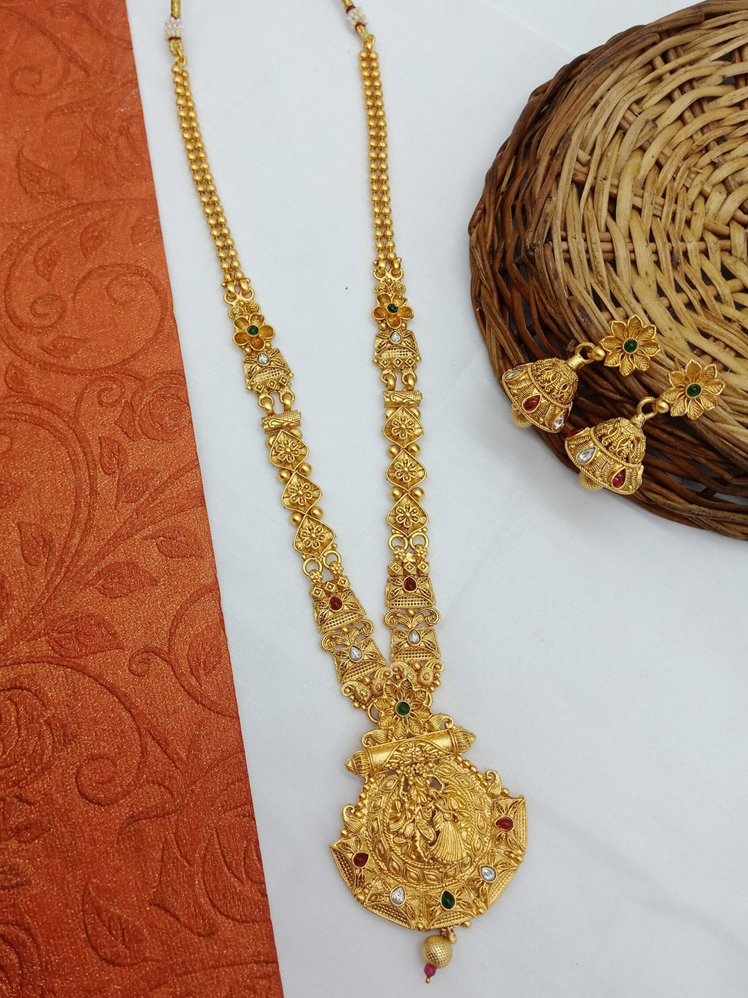 

AASHISH IMITATION Gold-Plated Stone Studed Rajwadi Set