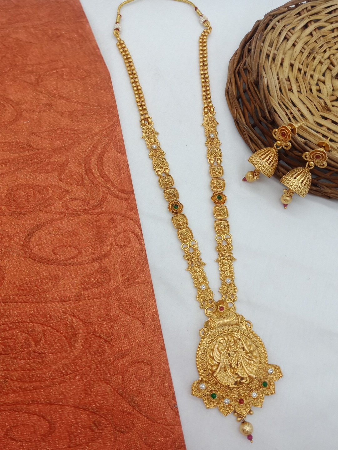 

AASHISH IMITATION Gold Plated Rajwadi Jewellery Set