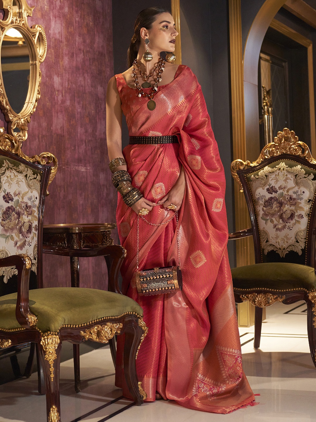 

elora Woven Design Zari Handloom Saree, Pink