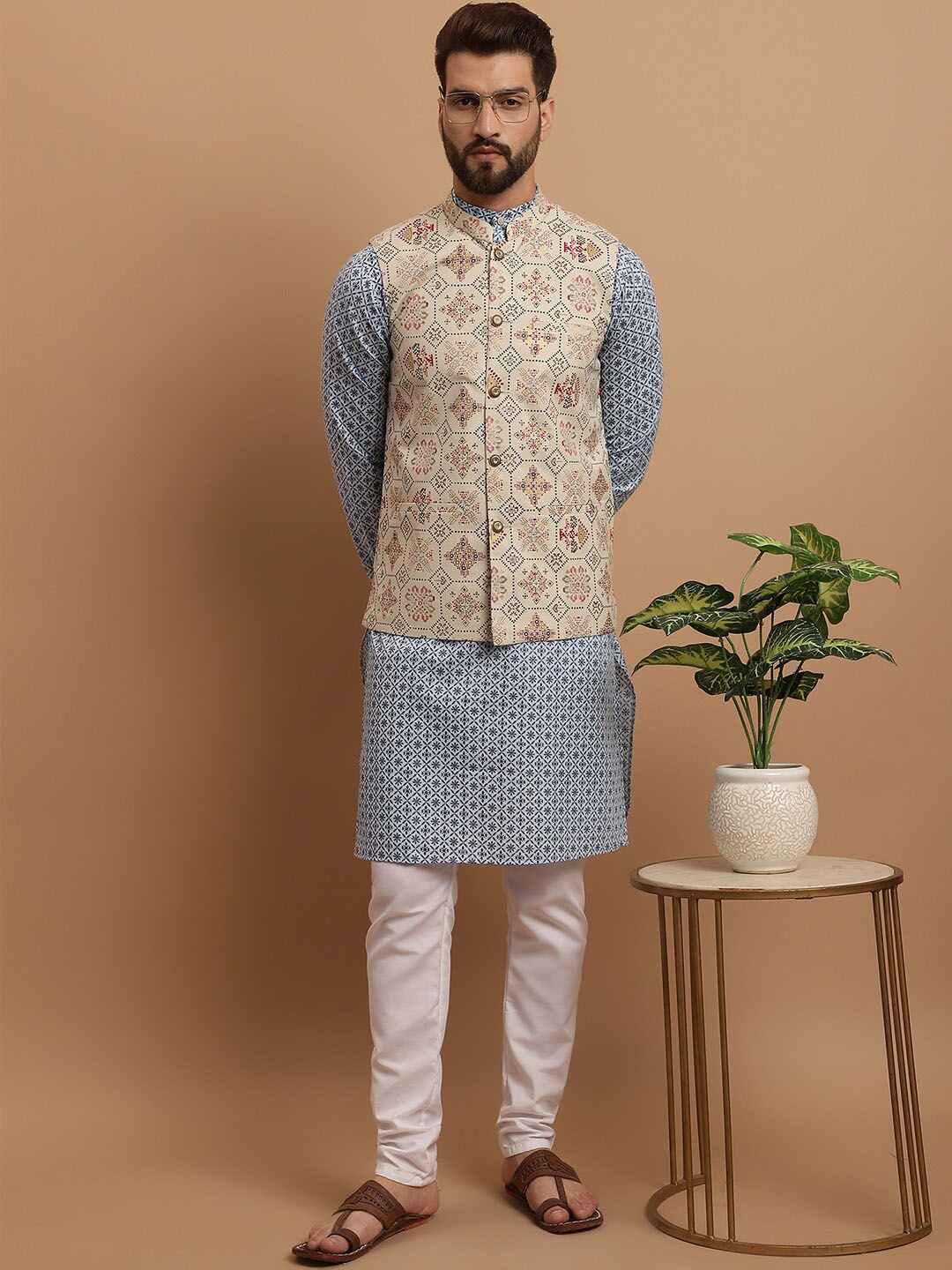 

SOJANYA Men Ethnic Motifs Printed Regular Kurta With Pyjamas & Nehru Jacket, Blue