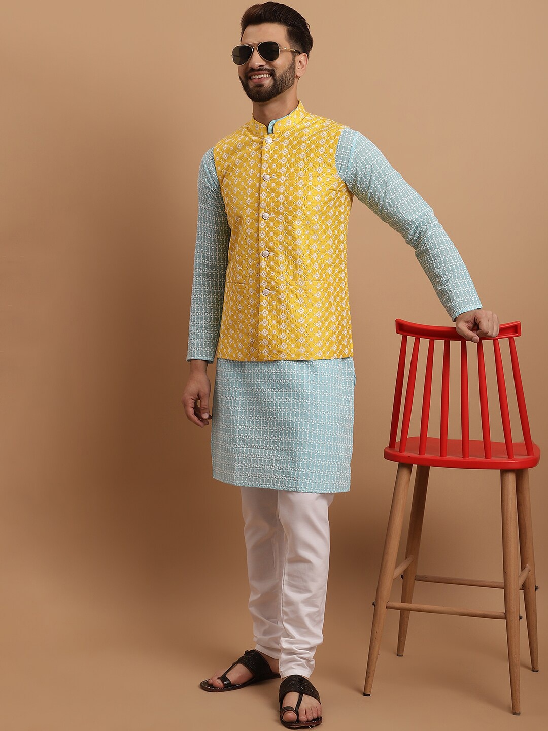 

SOJANYA Floral Embroidered Pure Cotton Kurta With Churidar & With Nehru Jacket, Blue