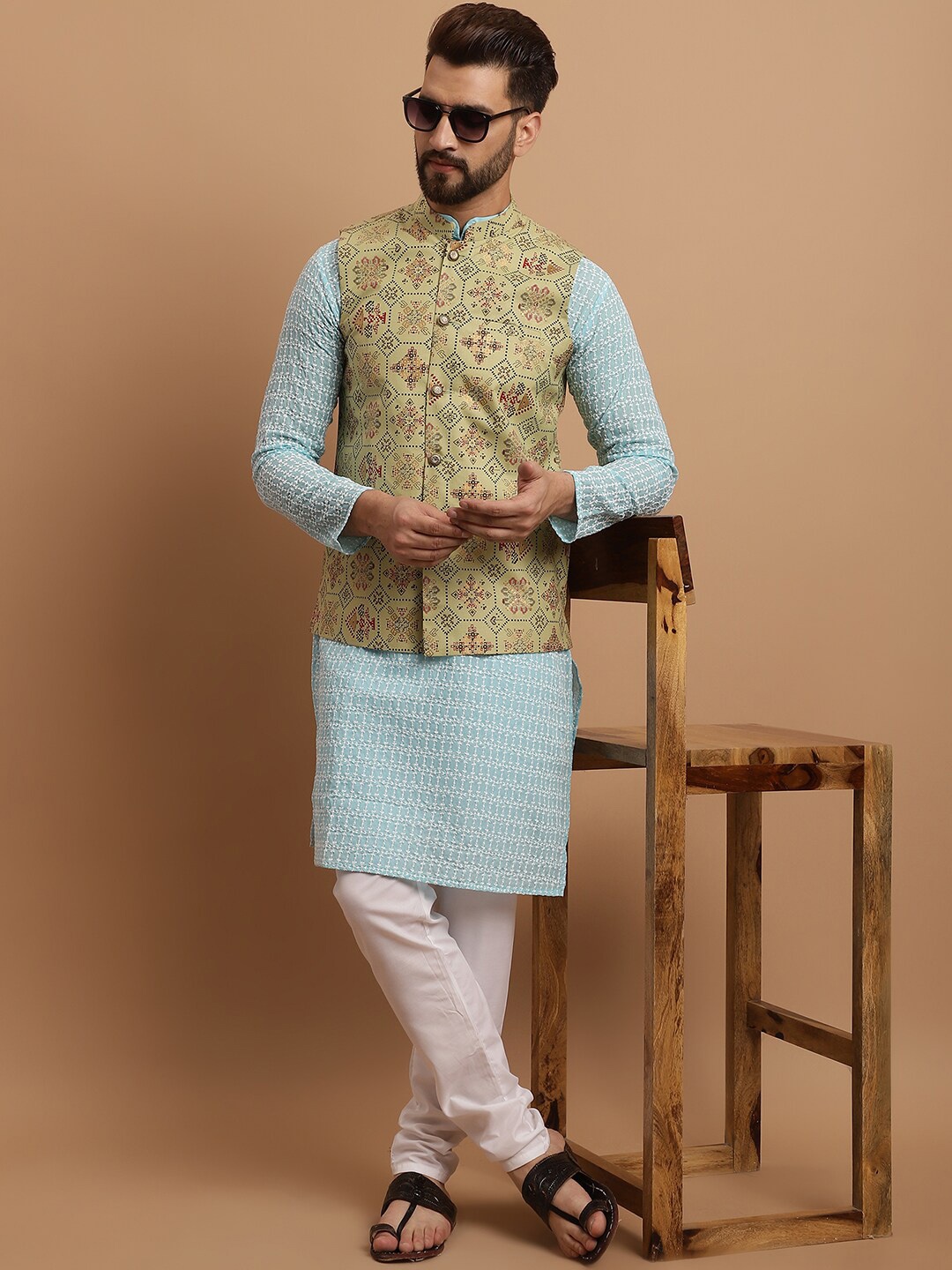 SOJANYA Floral Embroidered Pure Cotton Kurta With Churidar & With Nehru Jacket, Blue