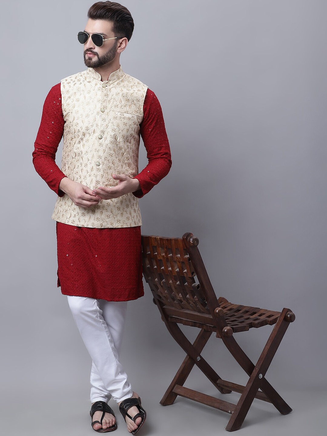

SOJANYA Floral Embroidered Pure Cotton Kurta With Pyjamas & Nehru Jacket, Maroon