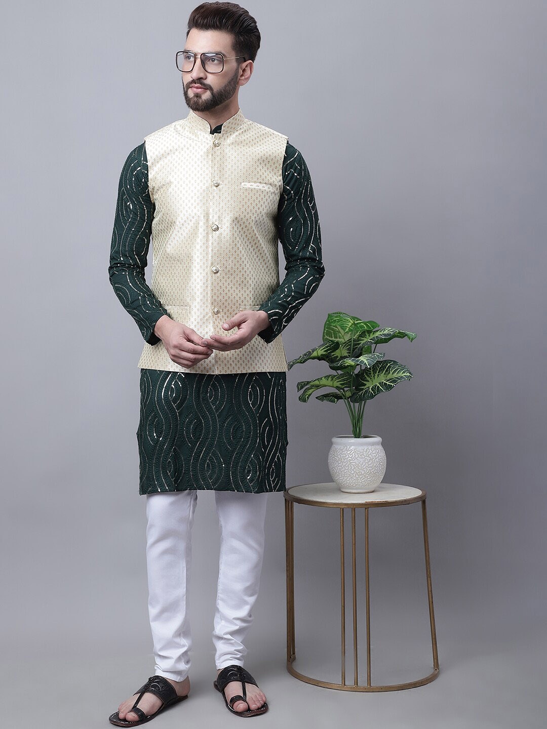 

SOJANYA Leheriya Embroidered Sequinned Pure Cotton Kurta With Churidar & Nehru Jacket, Green