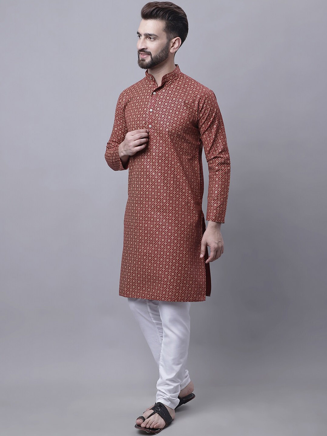 

SOJANYA Men Ethnic Motifs Printed Regular Kurta With Pyjamas & Nehru Jacket, Maroon