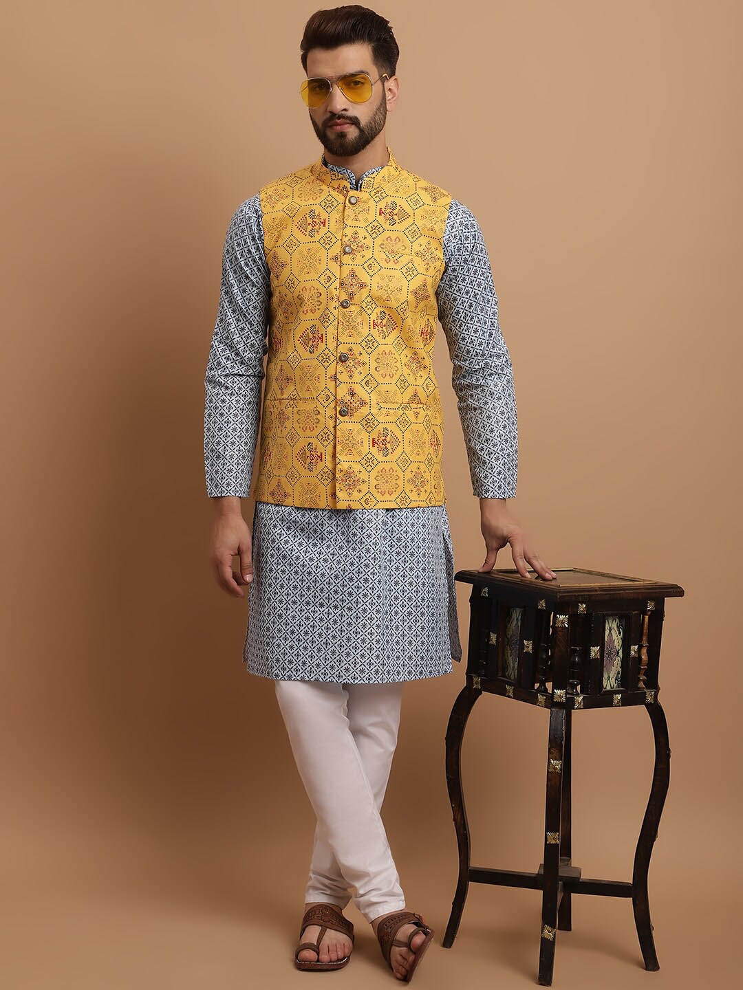 

SOJANYA Ethnic Motifs Printed Regular Kurta with Pyjamas & Nehru Jacket, Blue