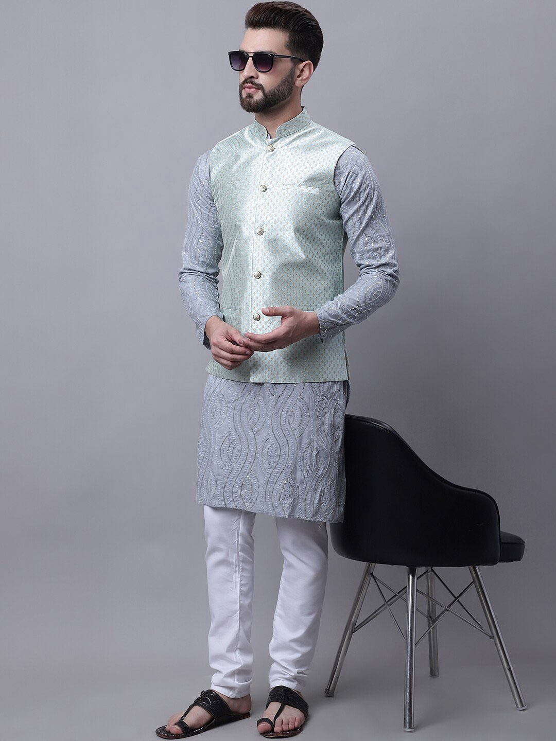 

SOJANYA Ethnic Motifs Regular Sequinned Pure Cotton Kurta With Pyjamas & Nehru Jacket, Grey