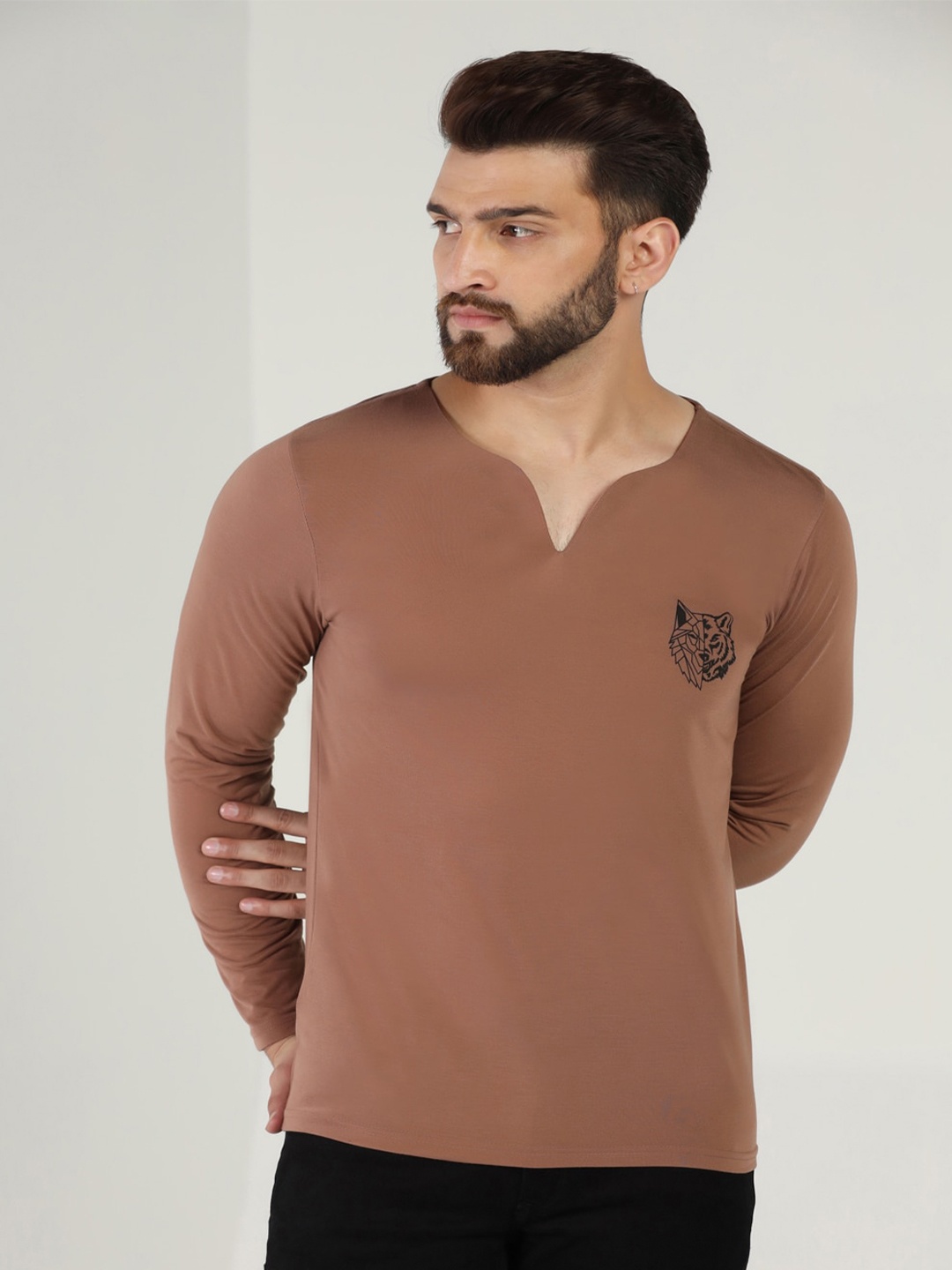 

INKKR V-Neck T-shirt, Brown