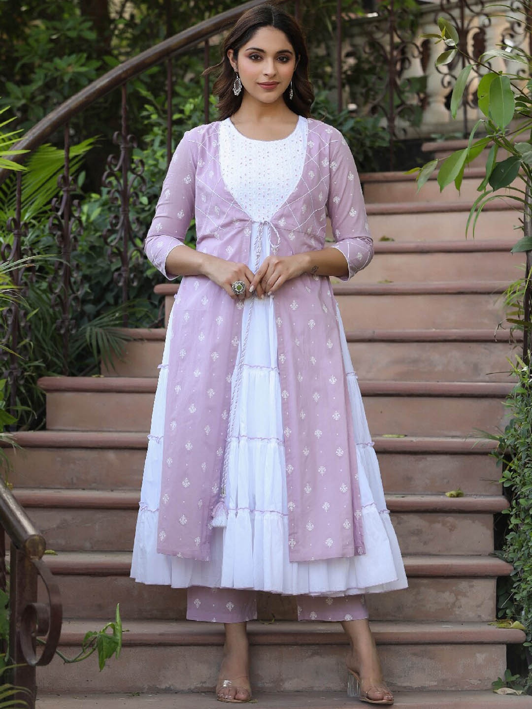 

EverBloom Floral Yoke Design Tiered Pure Cotton Kurta With Trousers & Shrug, Mauve