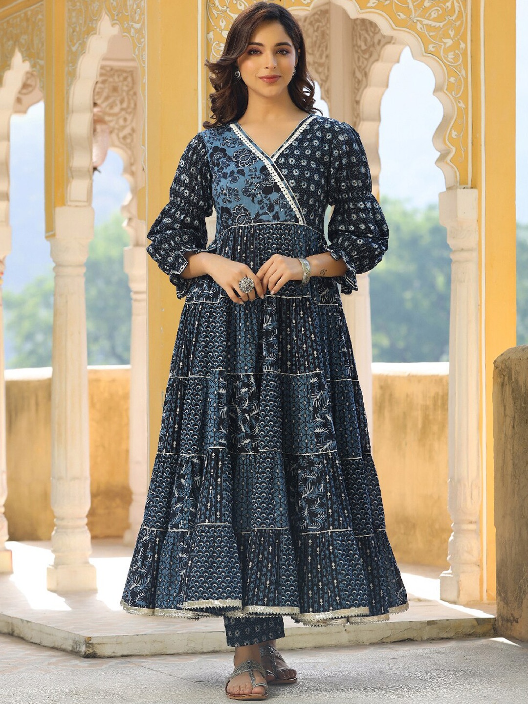 

EverBloom Floral Printed Tiered Pure Cotton Anarkali Kurta With Trousers, Blue