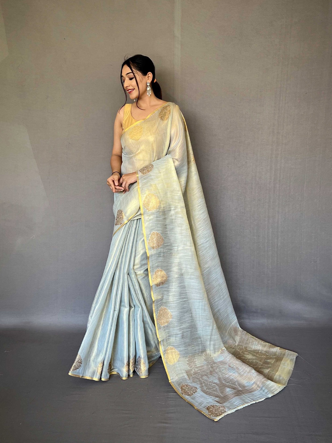 

Mitera Grey & Gold-Toned Woven Design Zari Tissue Saree