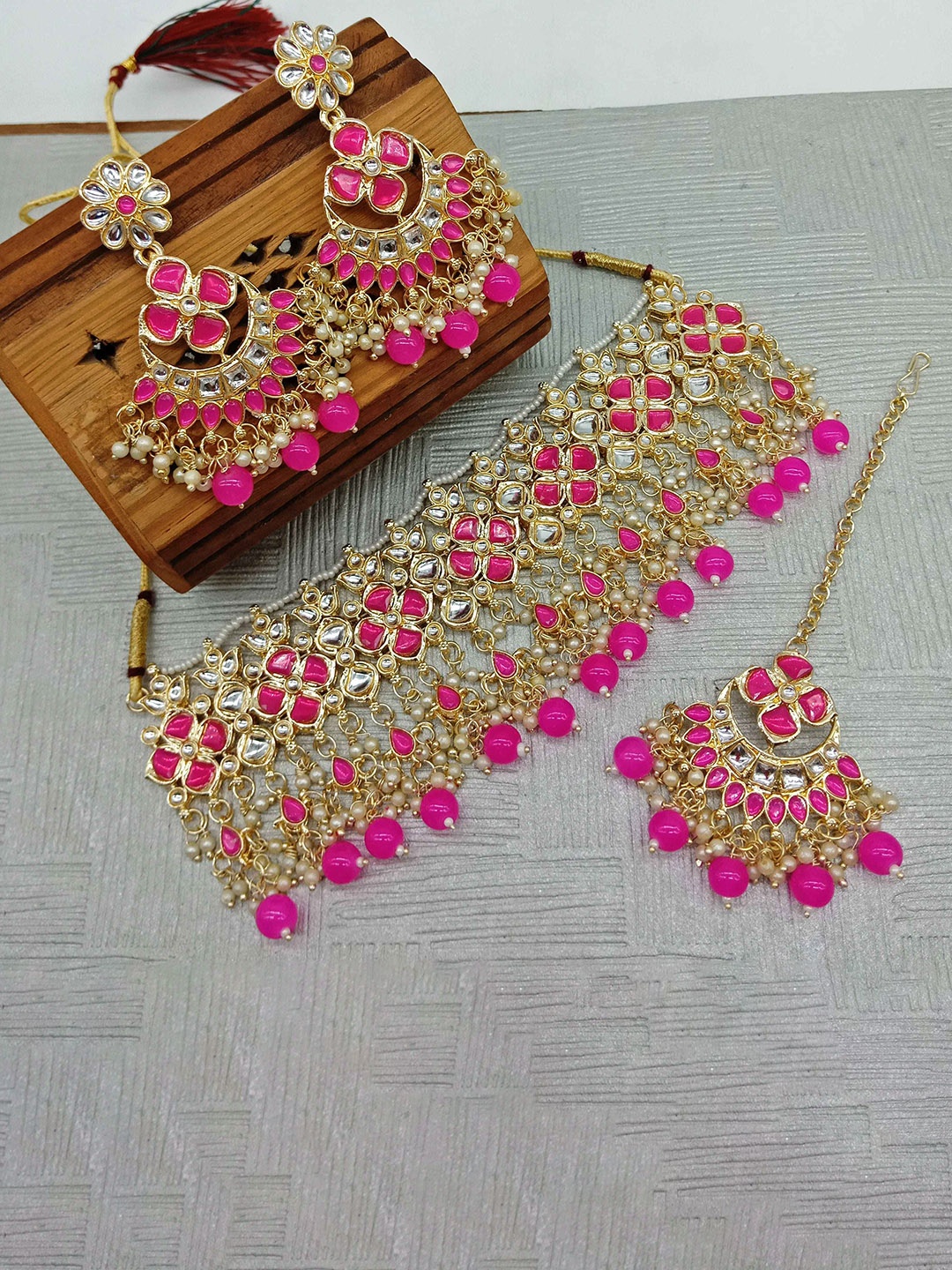 

AASHISH IMITATION Gold-Plated Monalisa Choker Set