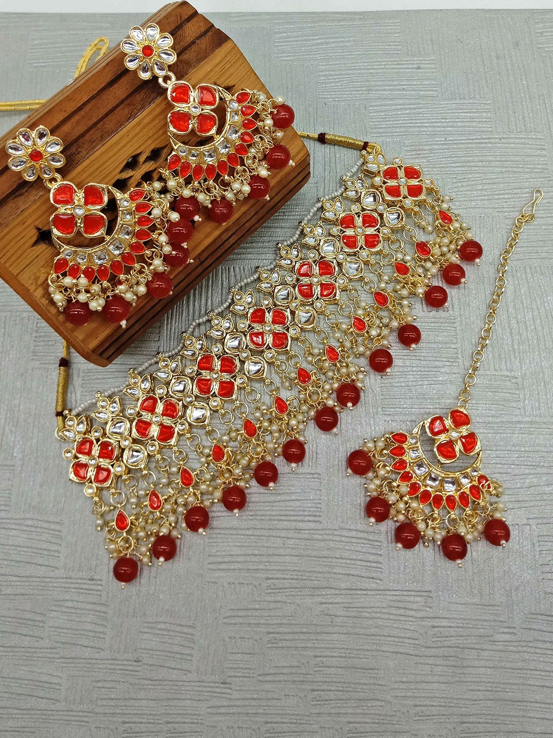 

AASHISH IMITATION Gold-Plated Monalisa Choker Set
