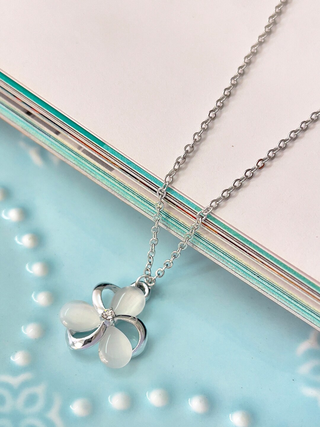 

Ayesha Silver-Plated Flower Moonstone & Diamante Stud Mini Pendant Chain