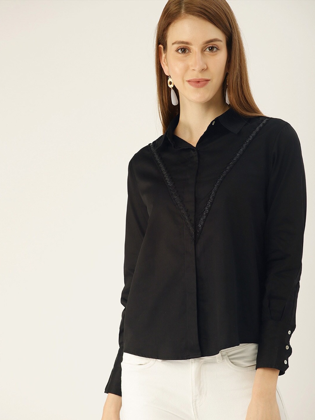 

Mast & Harbour Black Spread Collar Pure Cotton Casual Shirt