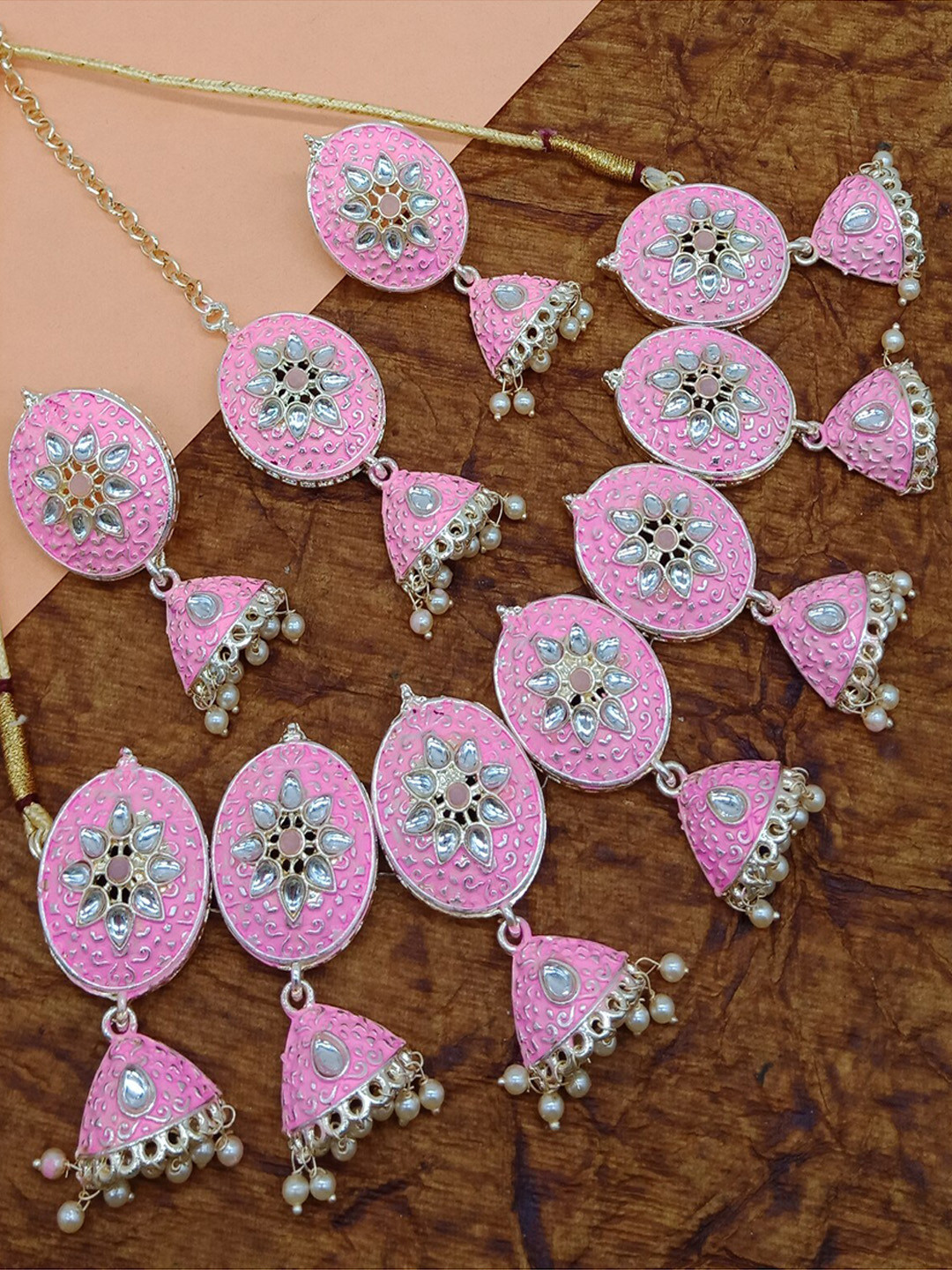 

AASHISH IMITATION Gold-Plated Meenakari Kundan Necklace & Earring With Maang Tika