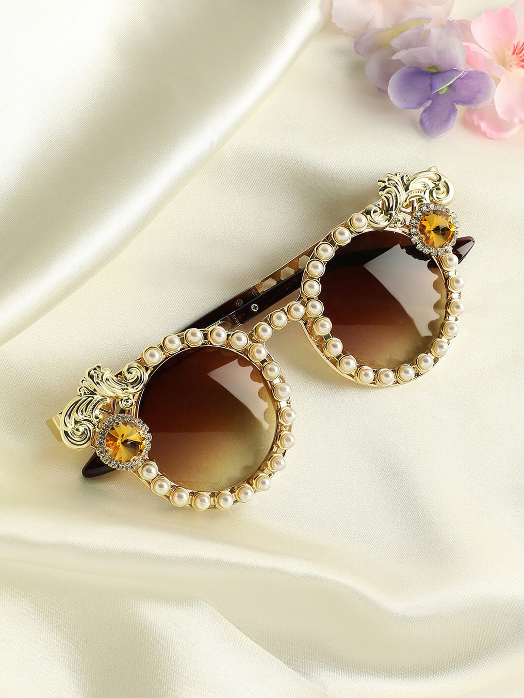 

HAUTE SAUCE by Campus Sutra Women Full Rim Embellished Round Sunglasses AW23_SOHISG9097, Brown