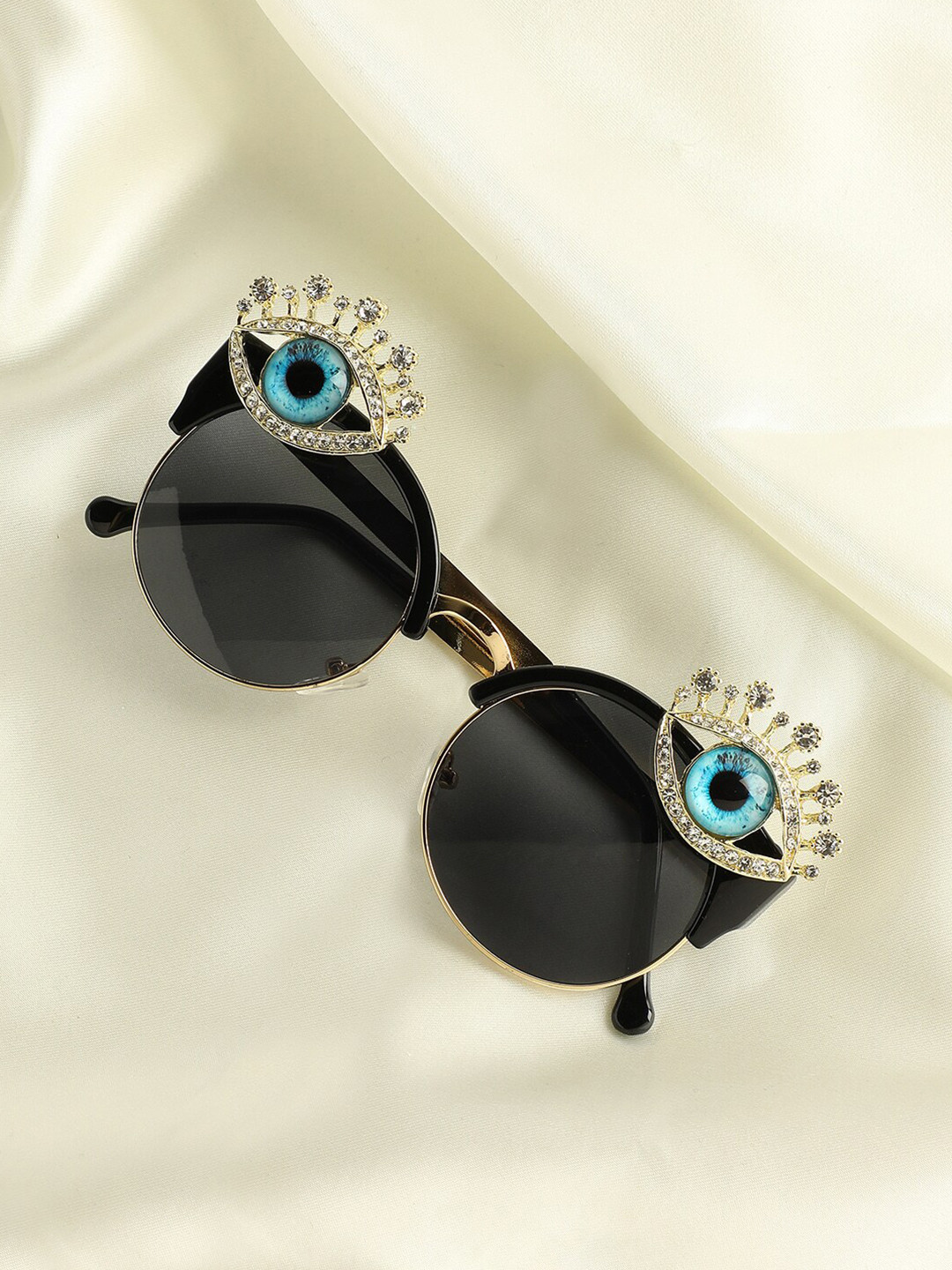 

HAUTE SAUCE by Campus Sutra Women Black Lens & Black Oversized Sunglasses