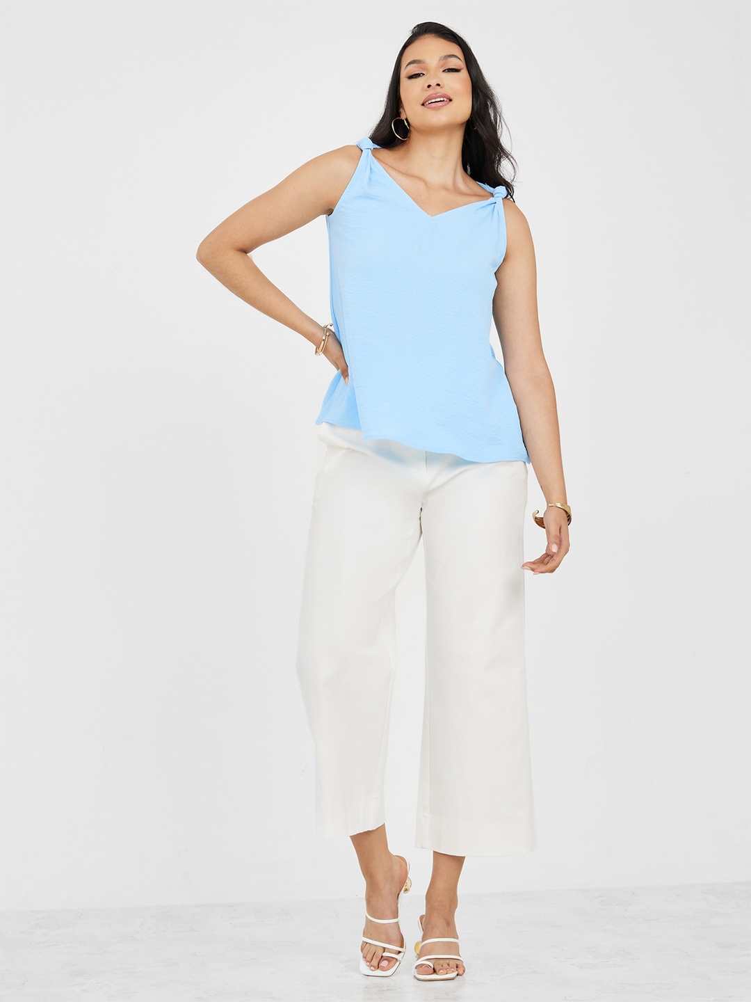 

Styli V-Neck Sleeveless Regular Top, Blue