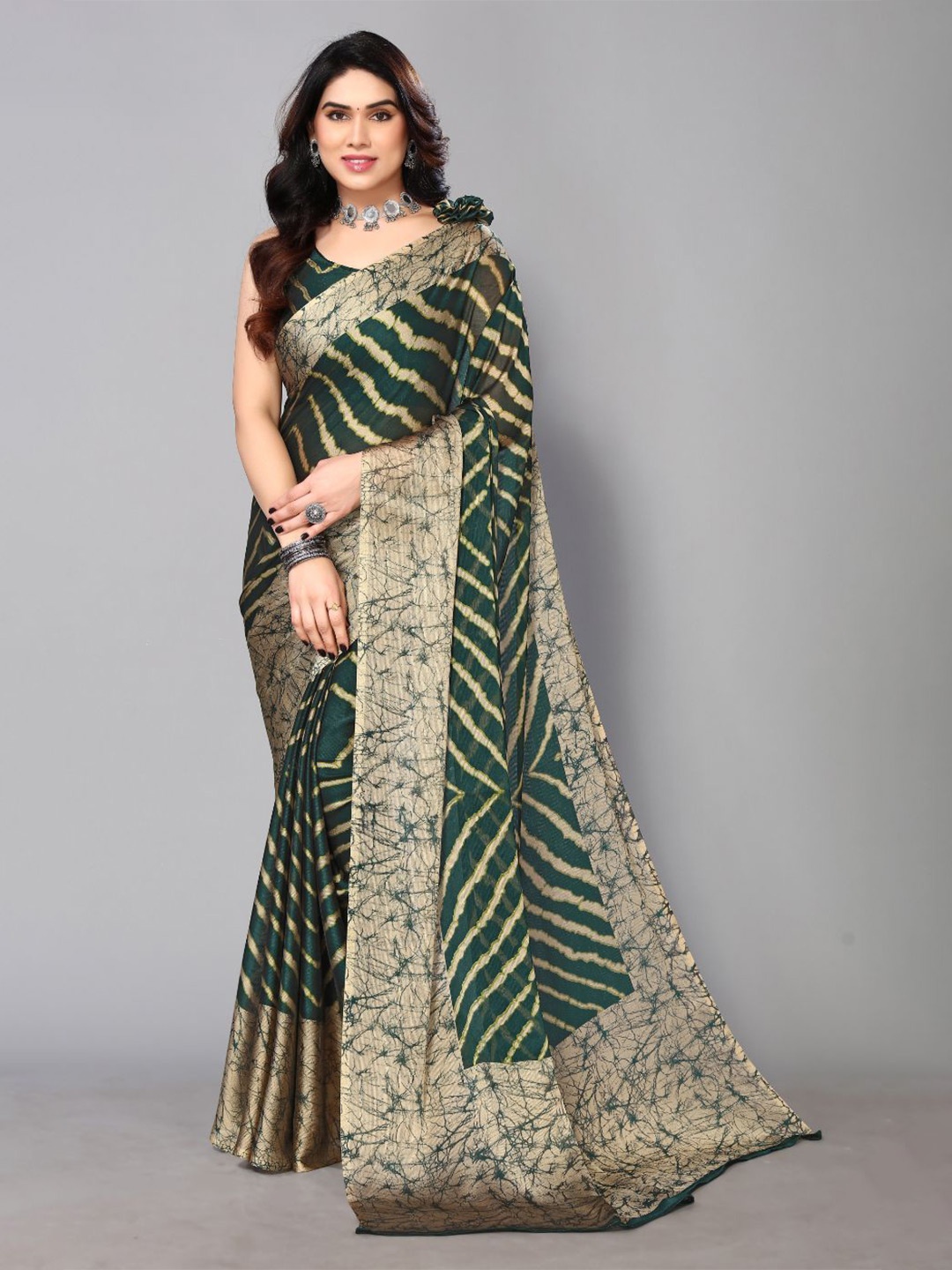 

FABMORA Abstract Printed Poly Chiffon Saree, Green