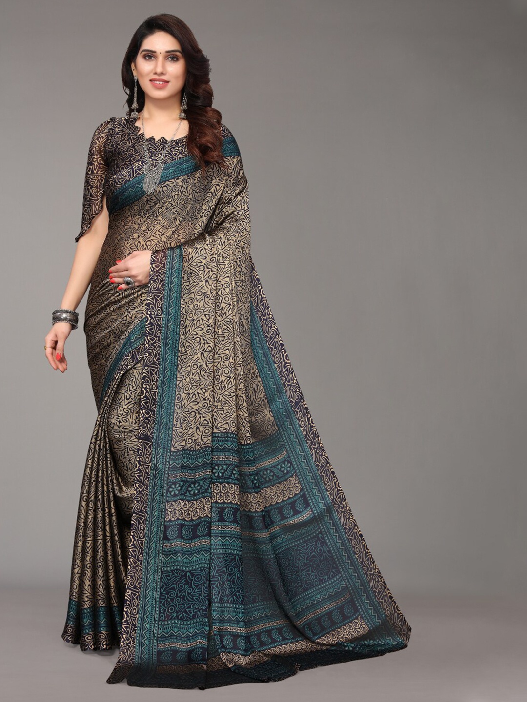 

FABMORA Floral Printed Poly Chiffon Saree, Navy blue