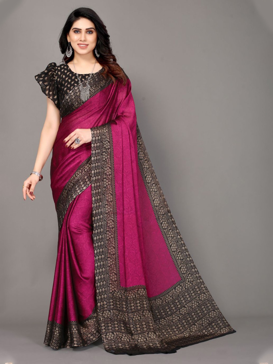 

FABMORA Abstract Printed Poly Chiffon Saree, Pink