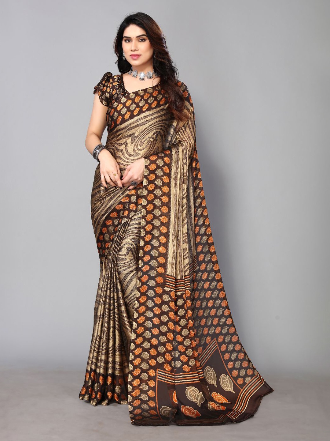 

FABMORA Abstract Printed Poly Chiffon Saree, Cream