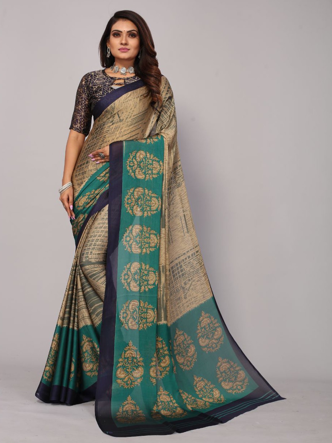 

FABMORA Abstract Printed Poly Chiffon Saree, Green