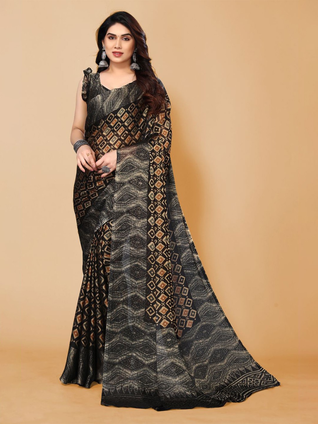

FABMORA Geometric Printed Poly Chiffon Saree, Black
