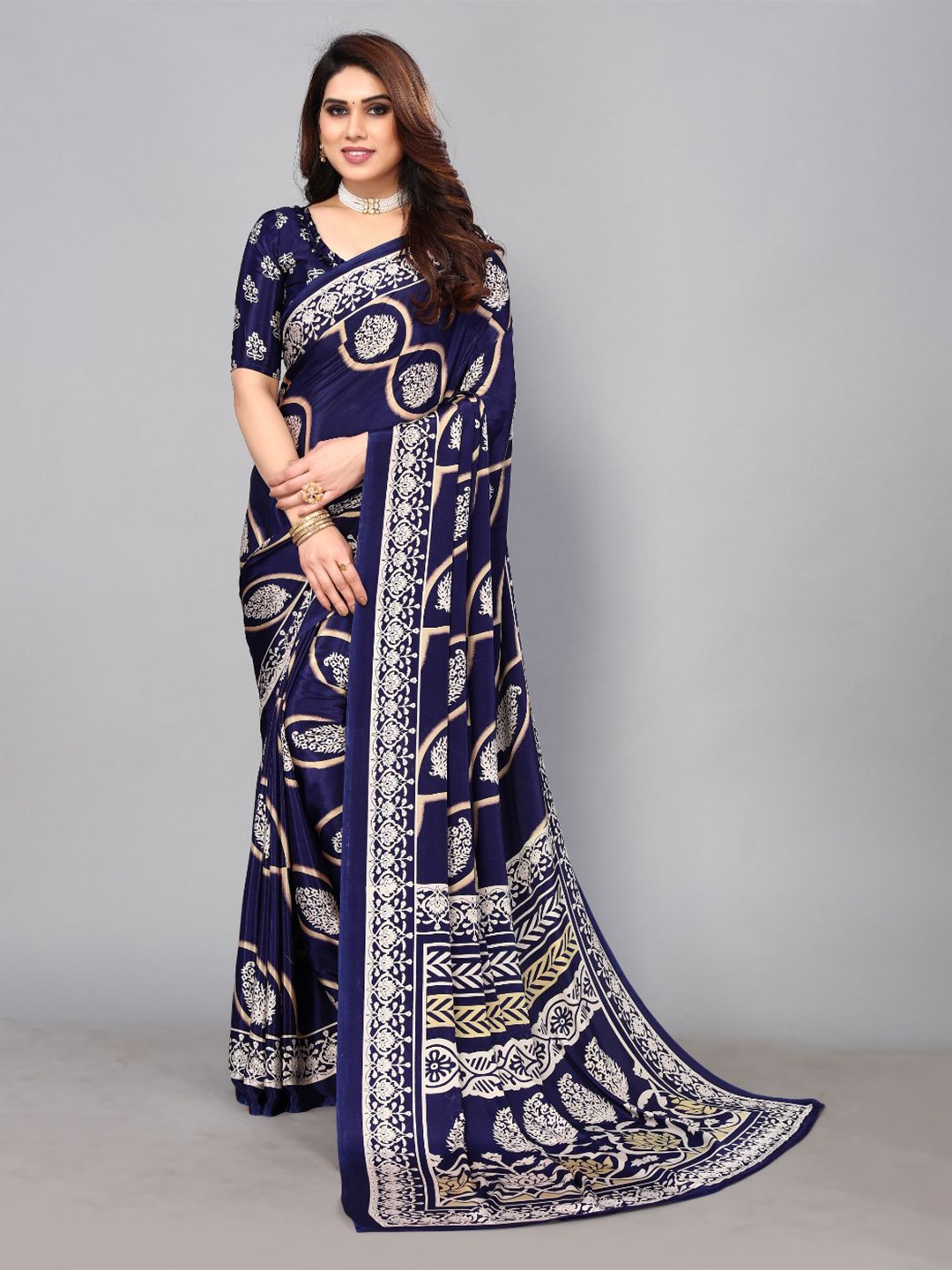 

FABMORA Floral Printed Pure Crepe Saree, Navy blue