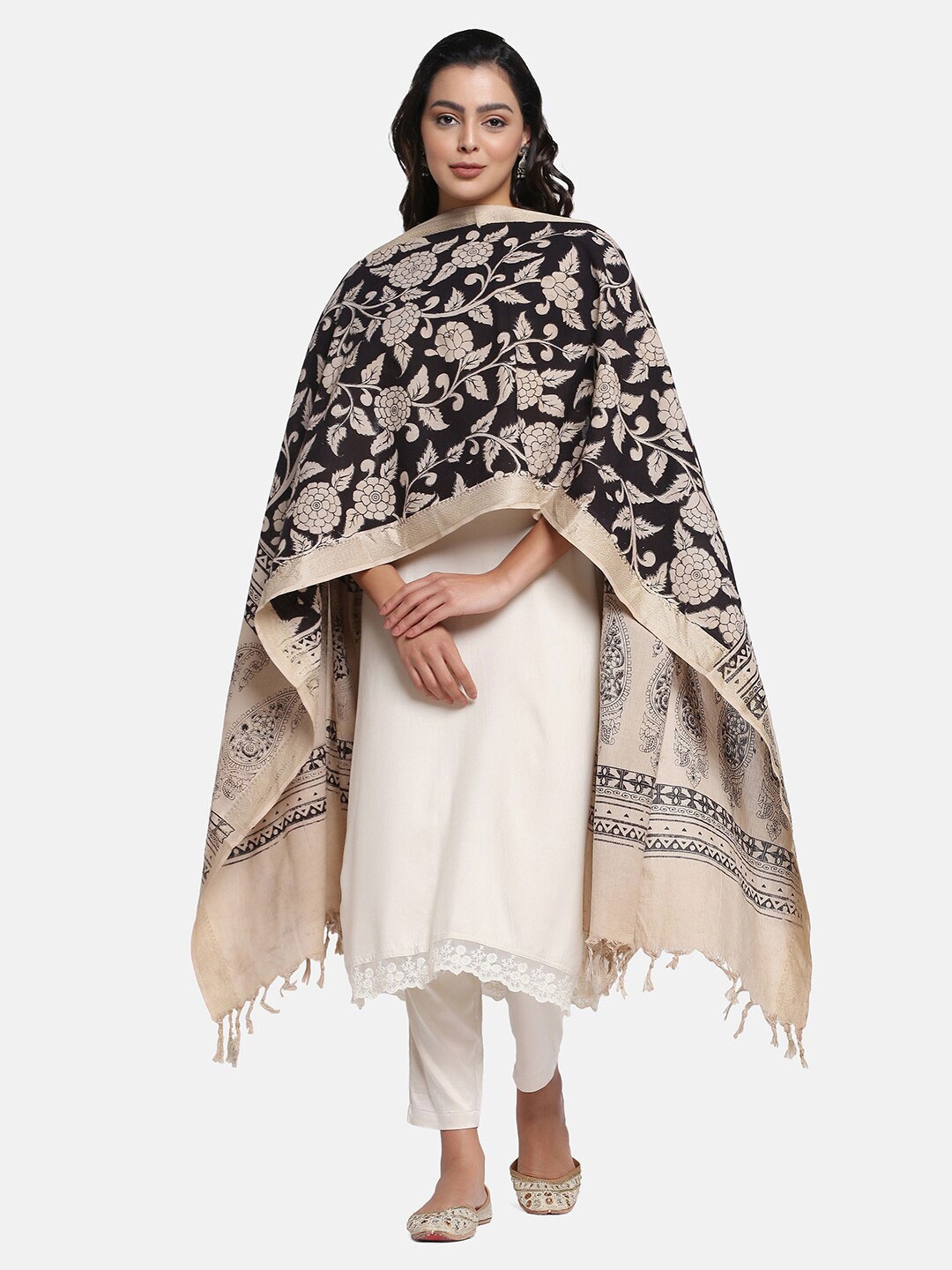 

THE WEAVE TRAVELLER Ethnic Motifs Printed Pure Cotton Kalamkari Dupatta, Black