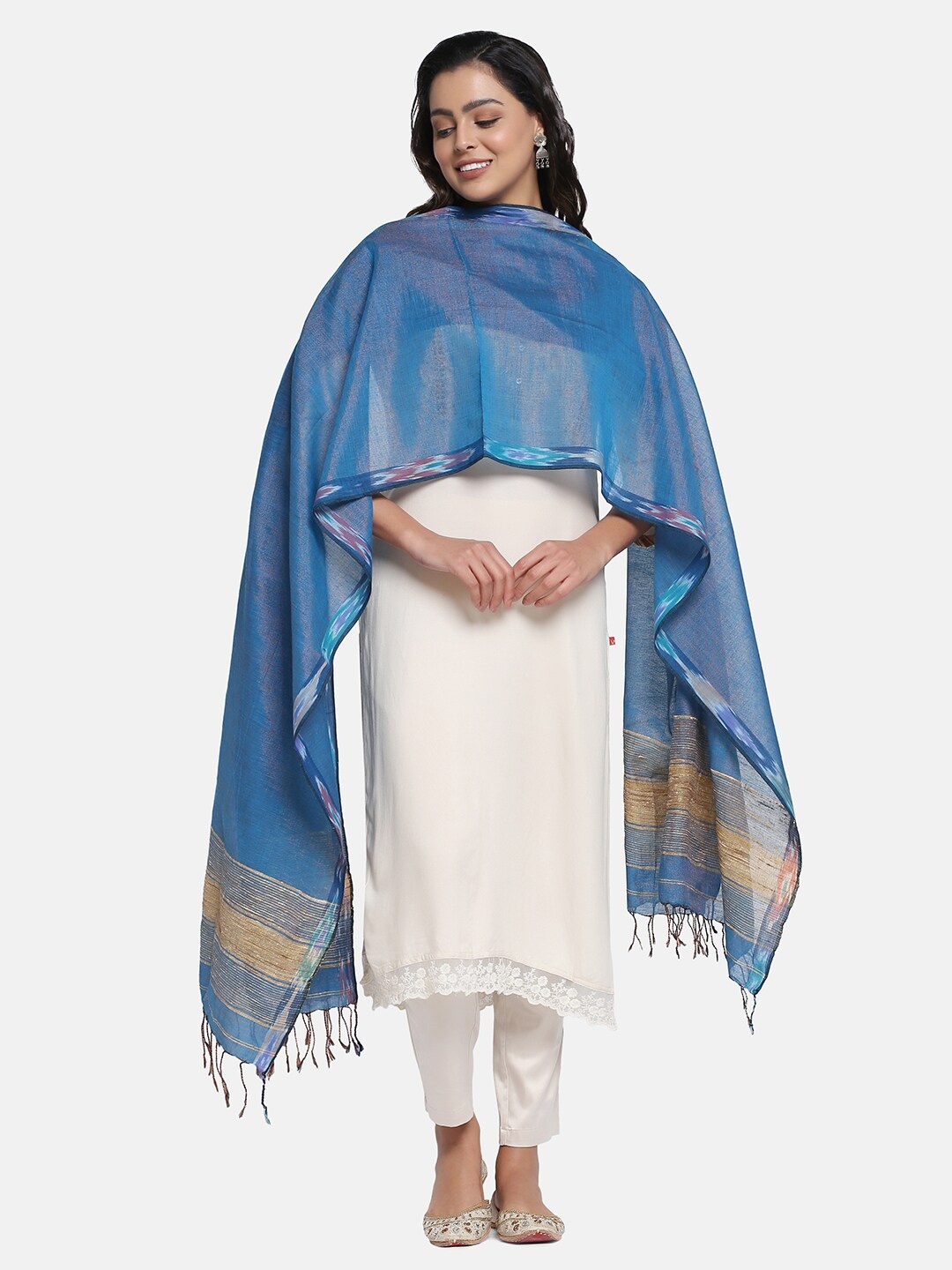 

THE WEAVE TRAVELLER Solid Tasselled Dupatta, Blue