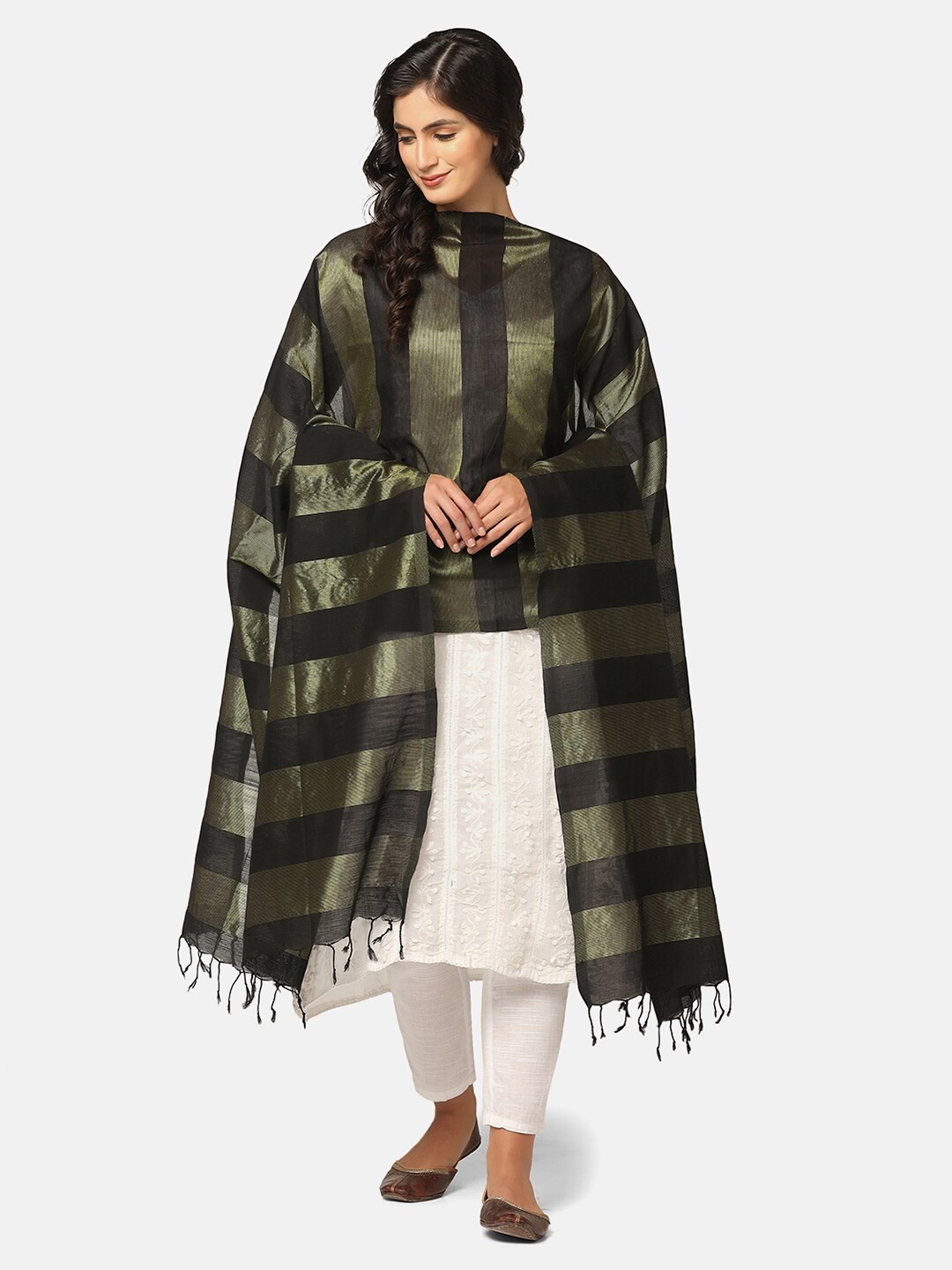

THE WEAVE TRAVELLER Striped Cotton Dupatta, Black