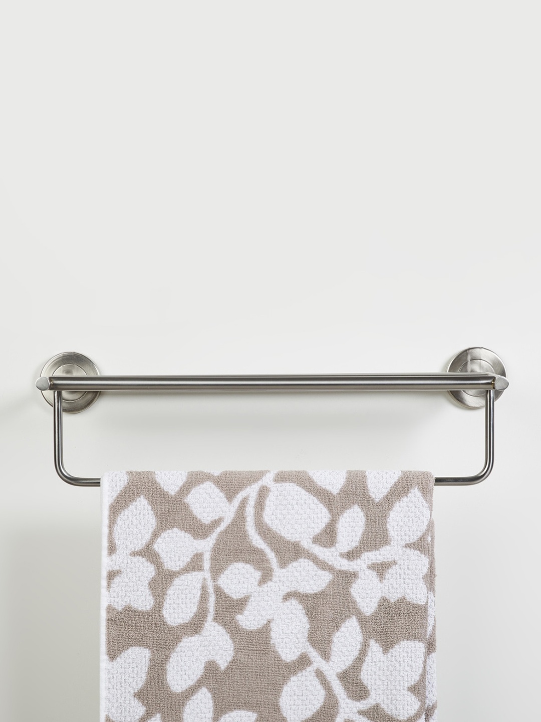 

Home Centre Silver Toned Orion Metal Tier Towel Bar