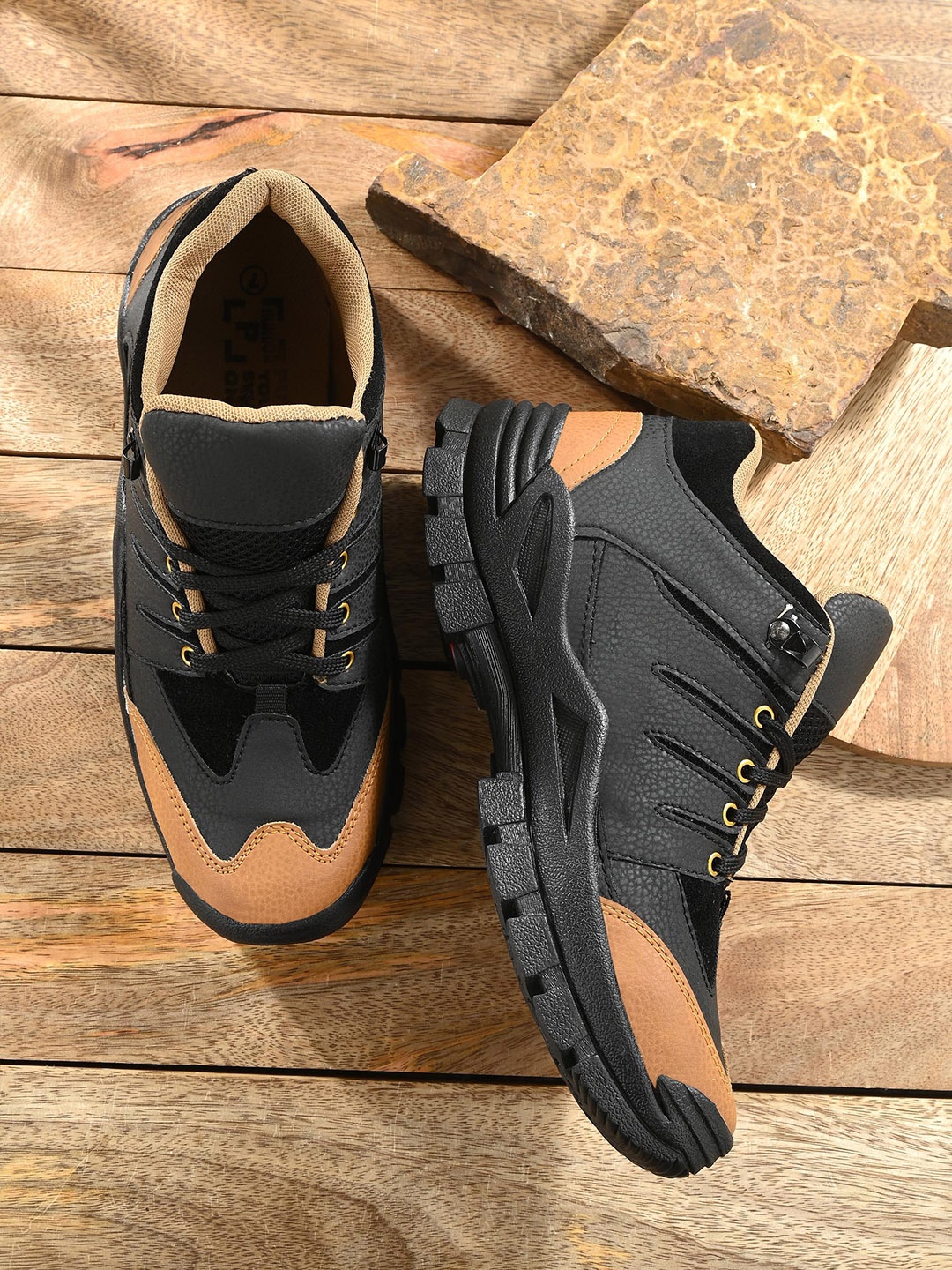 

Hundo P Men Lace-Ups Trekking Shoes, Black